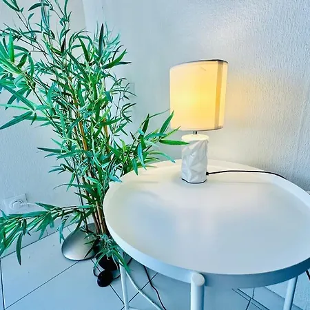 Studio Avec Vue Mer - Charming View Studio * Saint-Laurent-du-Var